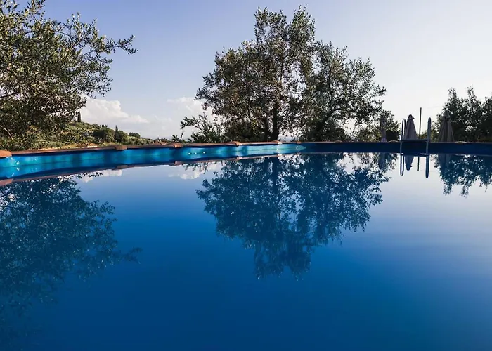 Tuscany Villa Gorello. Villa in Toscana. Jacuzzi con tetto in cristallo,piscina Arezzo